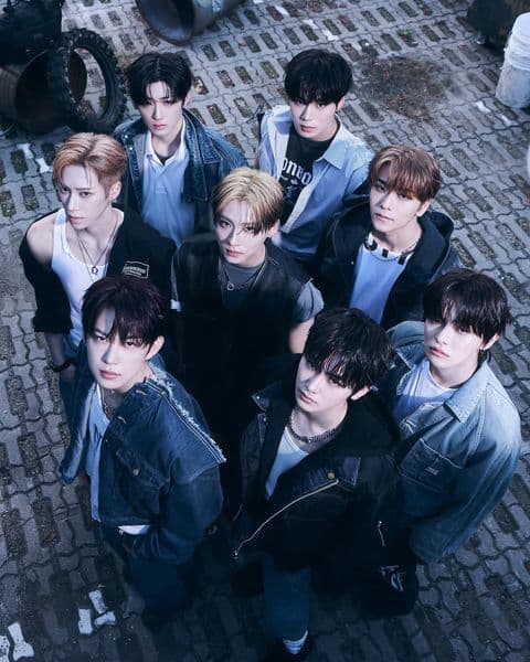 워너원 이후 9년만에 데뷔곡으로 지상파 3사 올킬한 남자아이돌.jpg