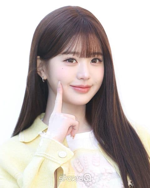 성수에 등장한 아이브 장원영